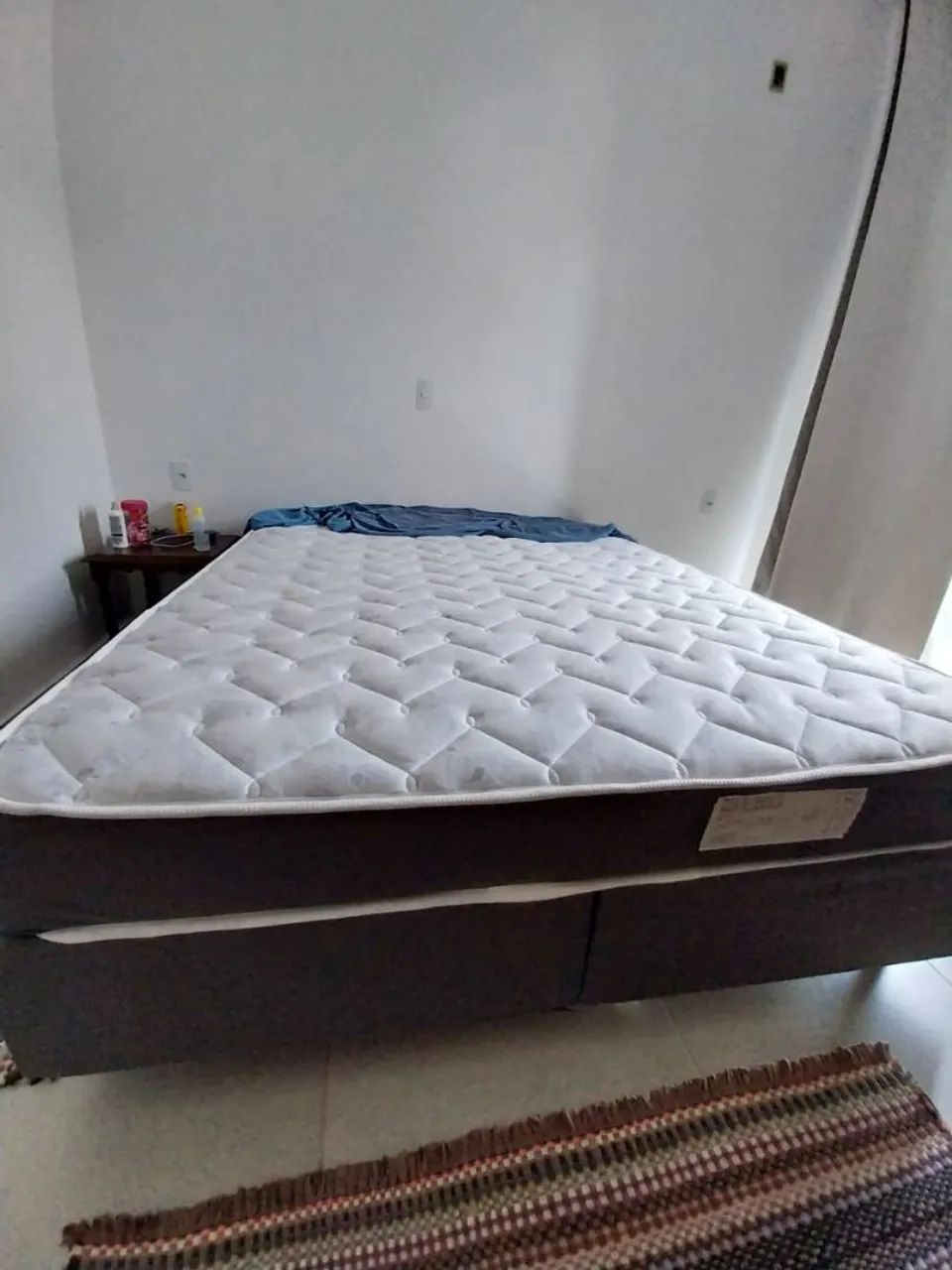 Cama casal Queen 