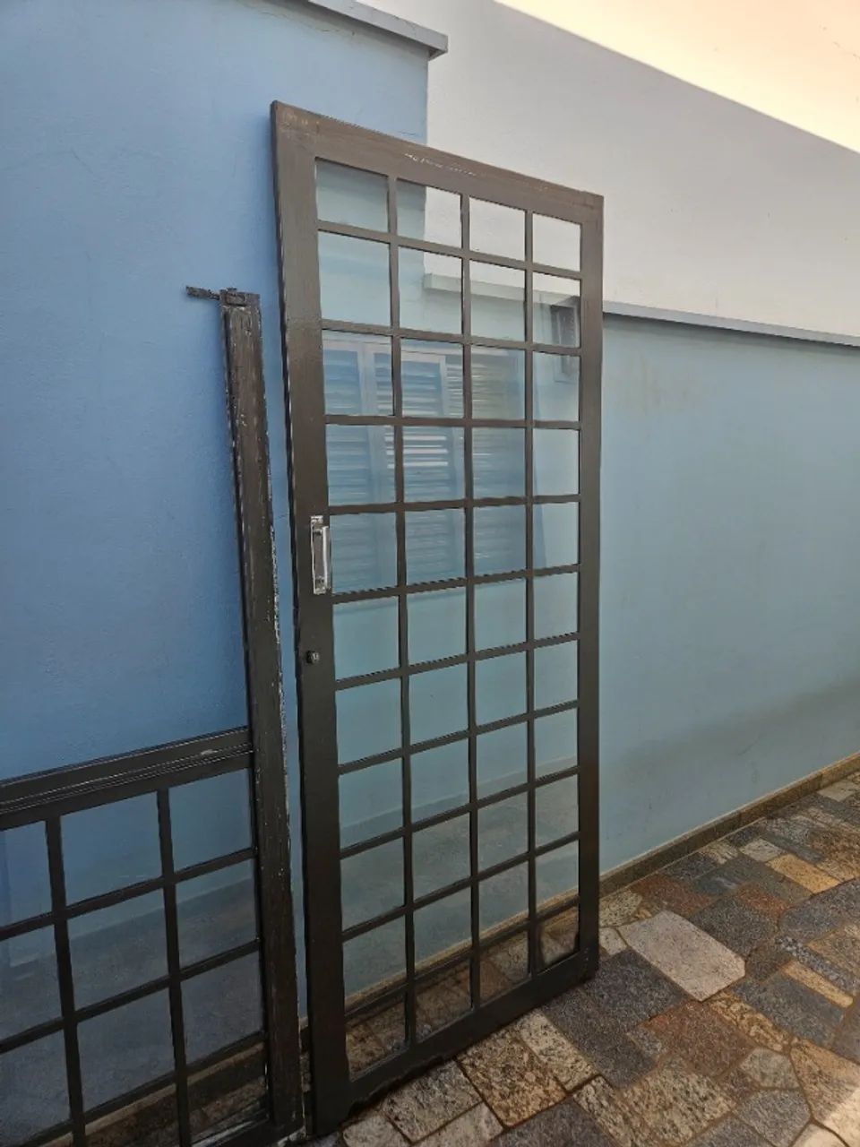 Sliding Door – Metal and Glass