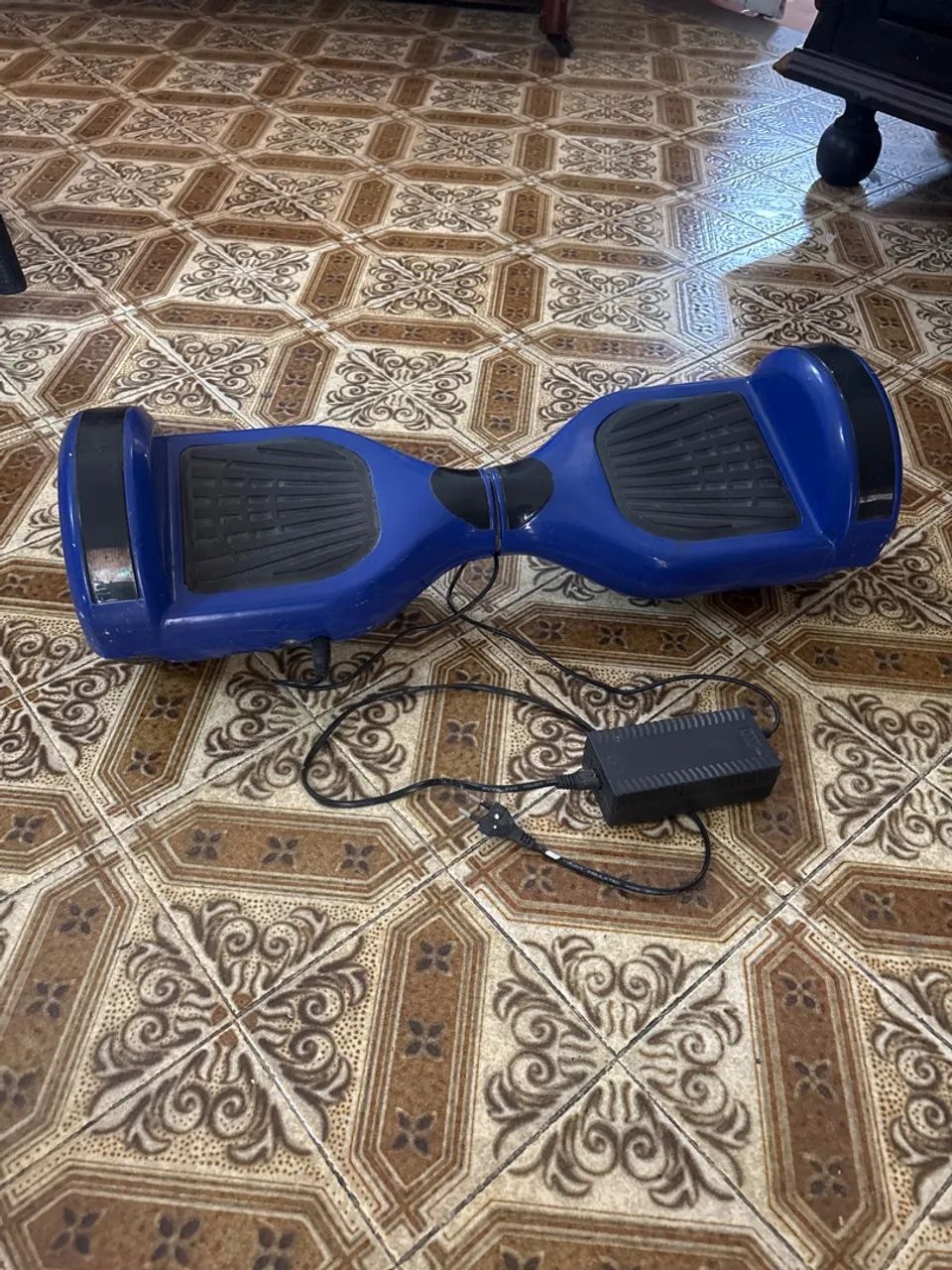 Hoverboard azul com defeito