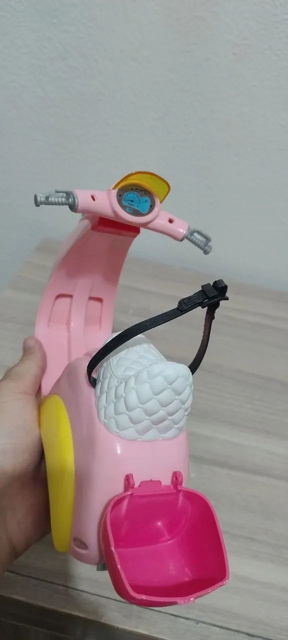 Vespa Scooter Barbie - Mattel - Foto 4