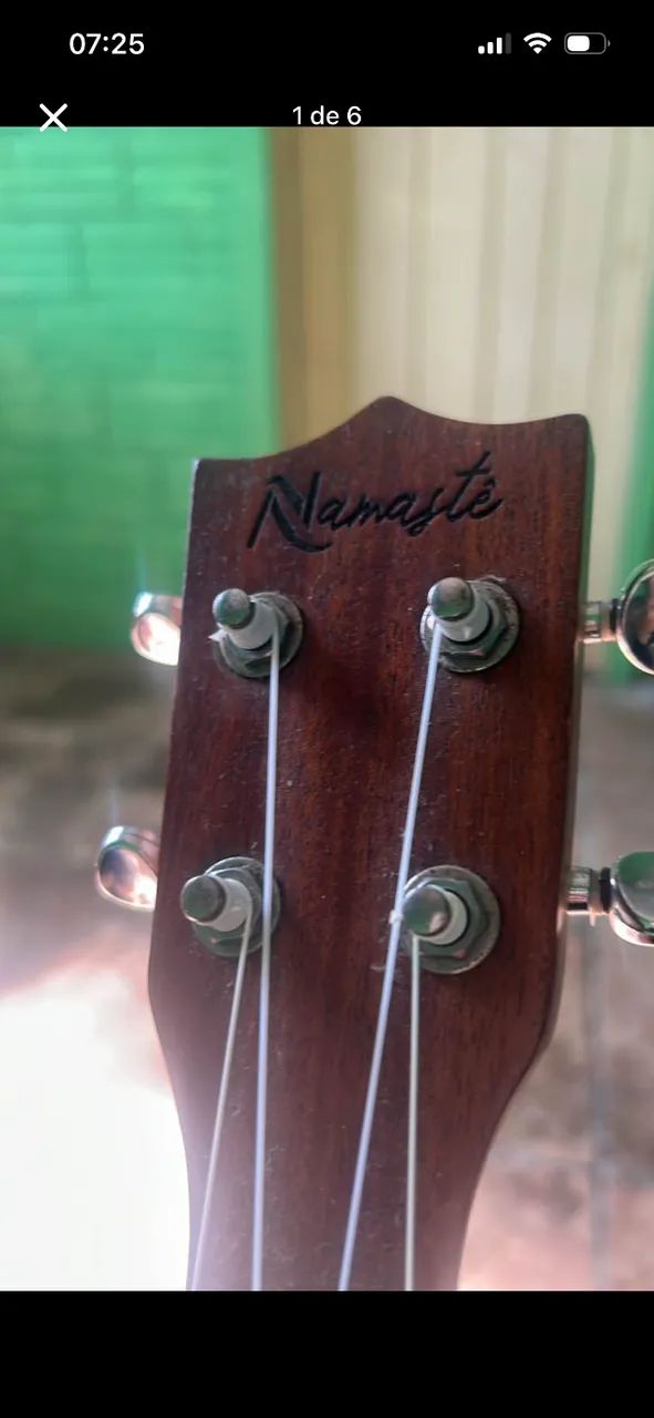 Vendo Ukulele + Caixa 250$