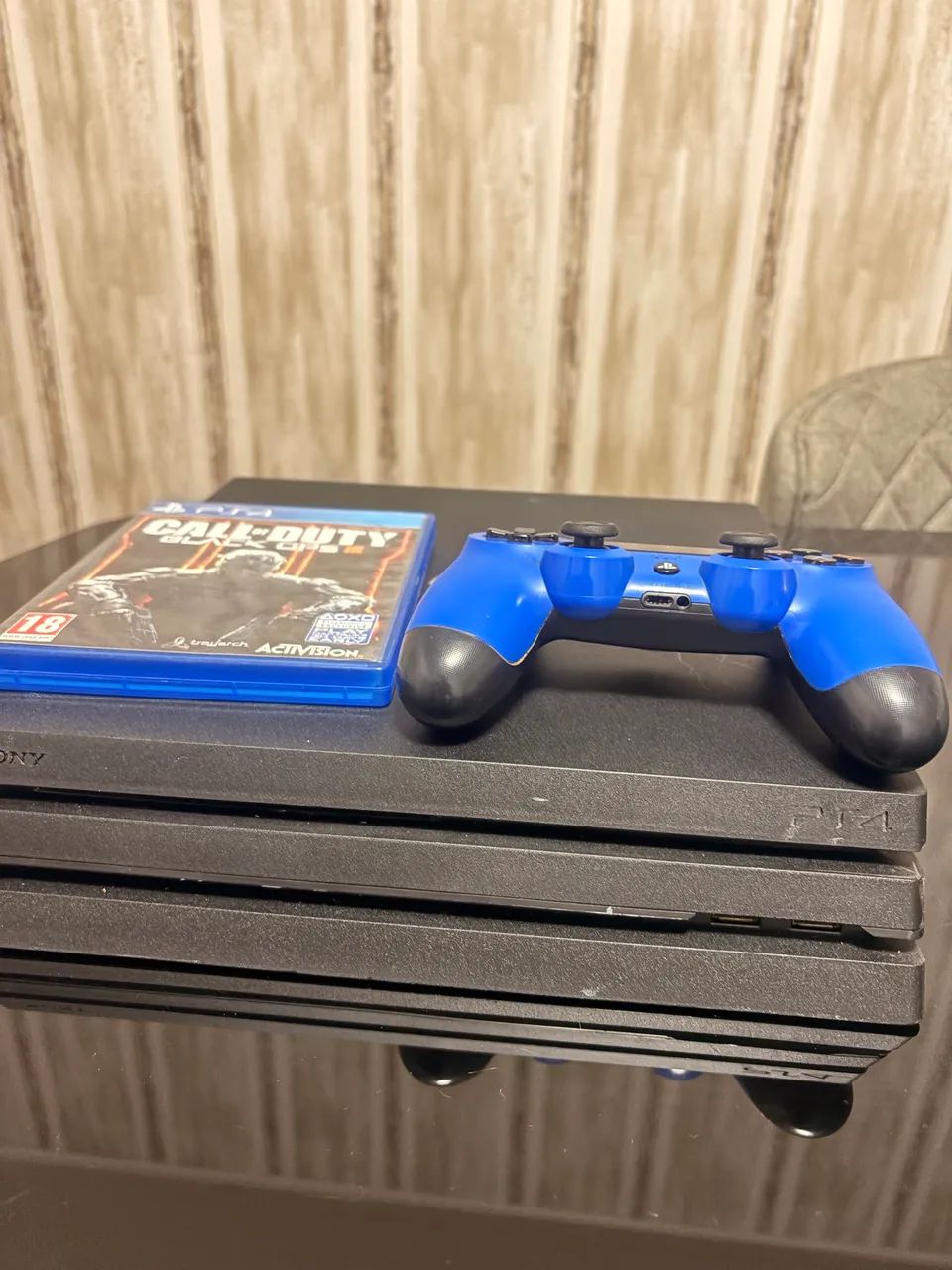 Ps4 pro 1tb + controle e jogo 