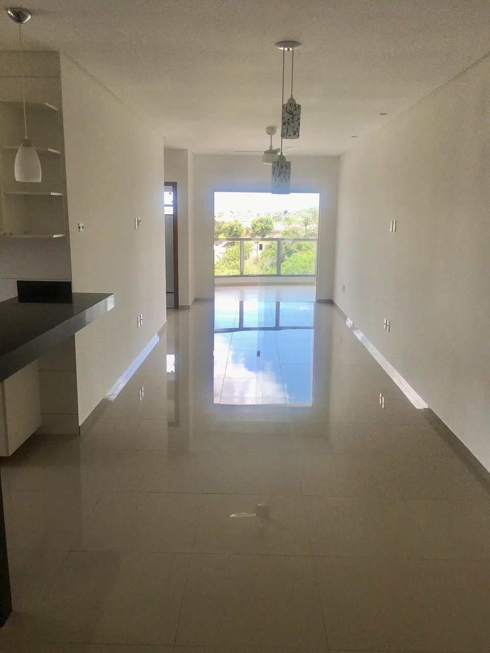 Apartamento de fino acabamento com varanda e garagem em Eunápolis - Foto 3