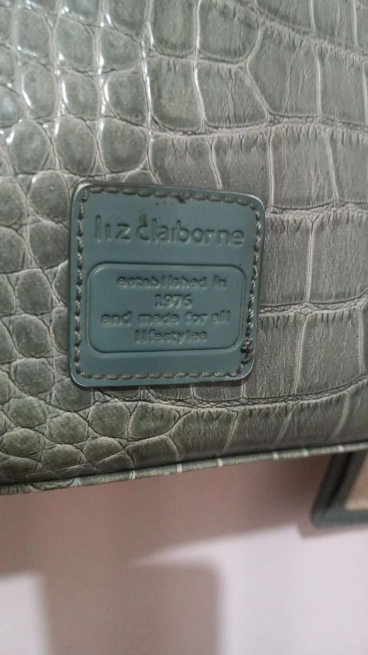 Vendo essas bolsas .A verde é importada. - Foto 4