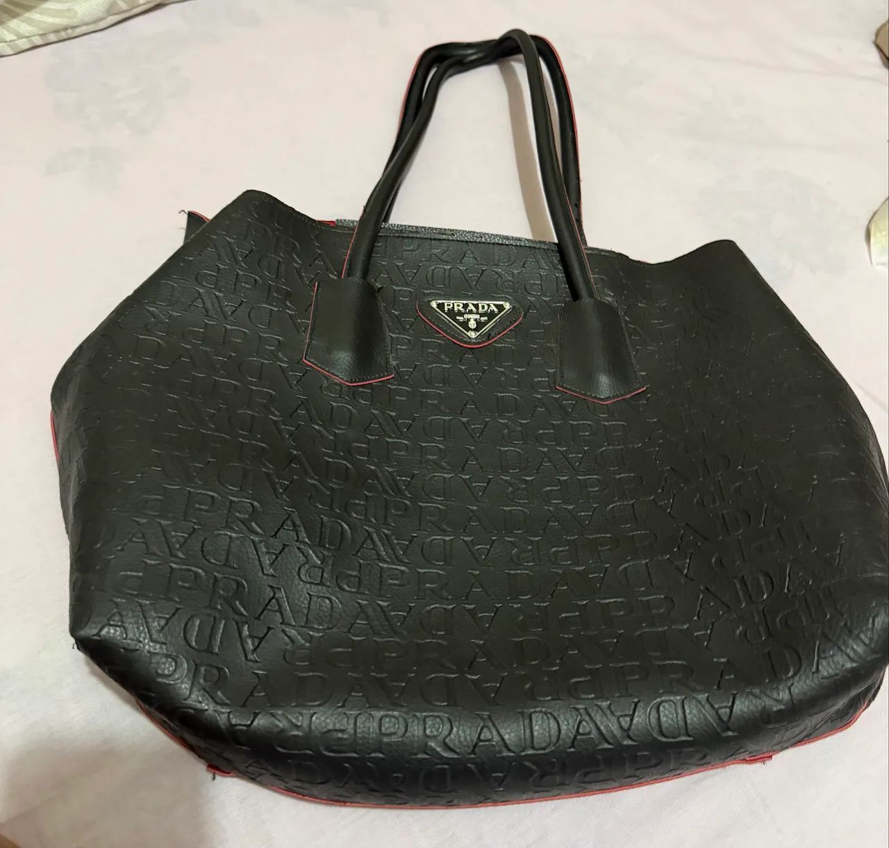 Bolsa de ombro perfeita bem conservada.