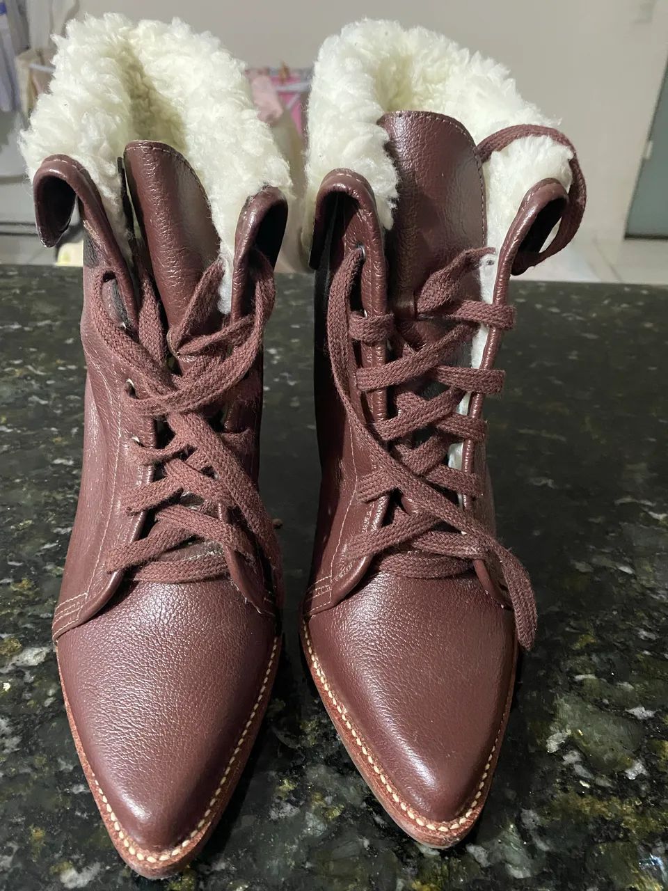 2 botas Nr 37 - Marca Tchocco e Eggos shoes  - Foto 4