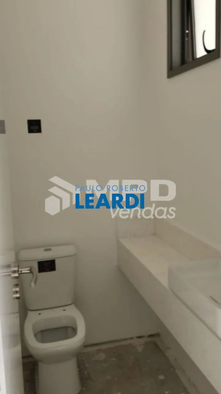 CASA EM CONDOMÍNIO - TAMBORÉ - SP