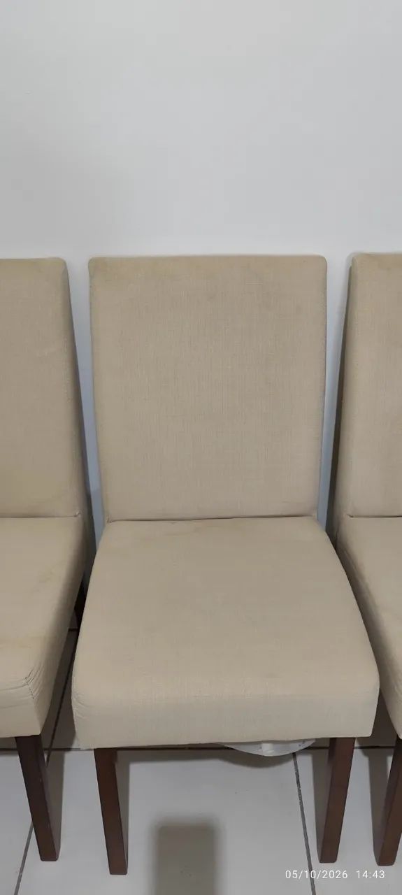 Conjunto 4 cadeiras tecido pés madeira