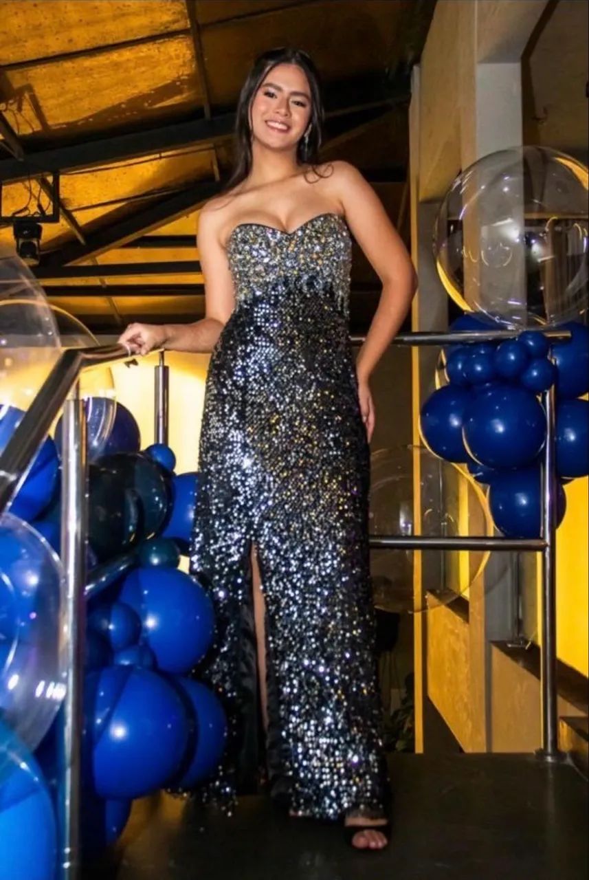Vestido de festa longo com paetê 