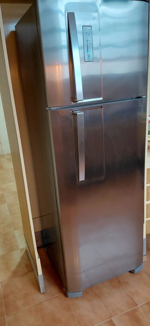 Geladeira electrolux 1.800