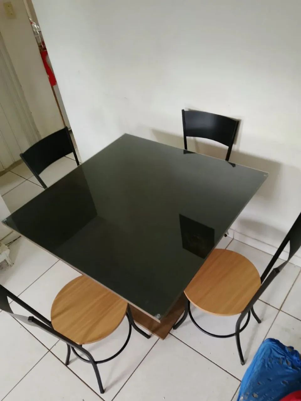 Mesa de jantar com cadeiras - Foto 4