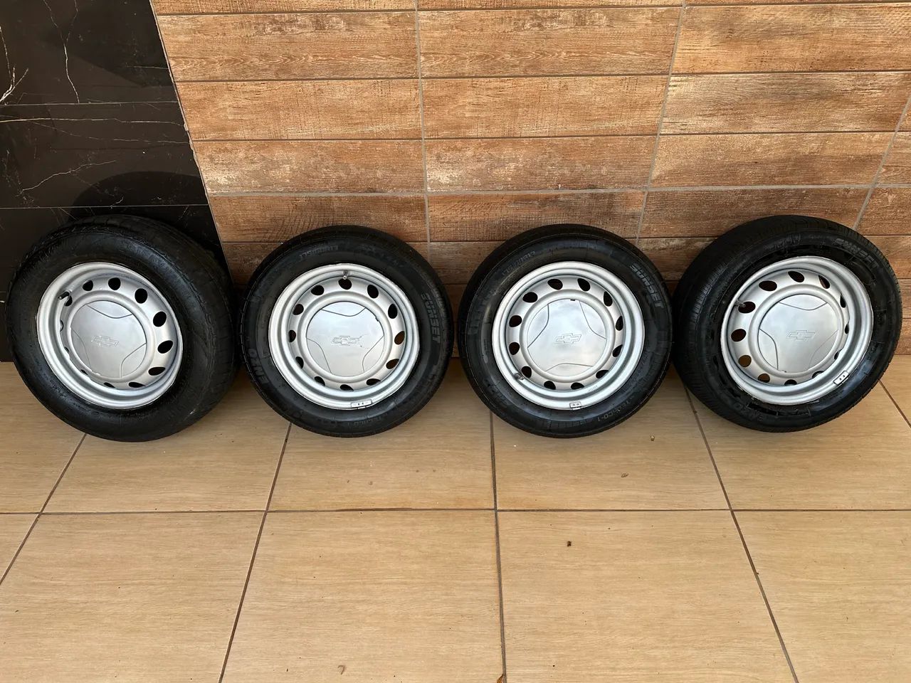 Rodas 13 GM Corsa - Foto 3