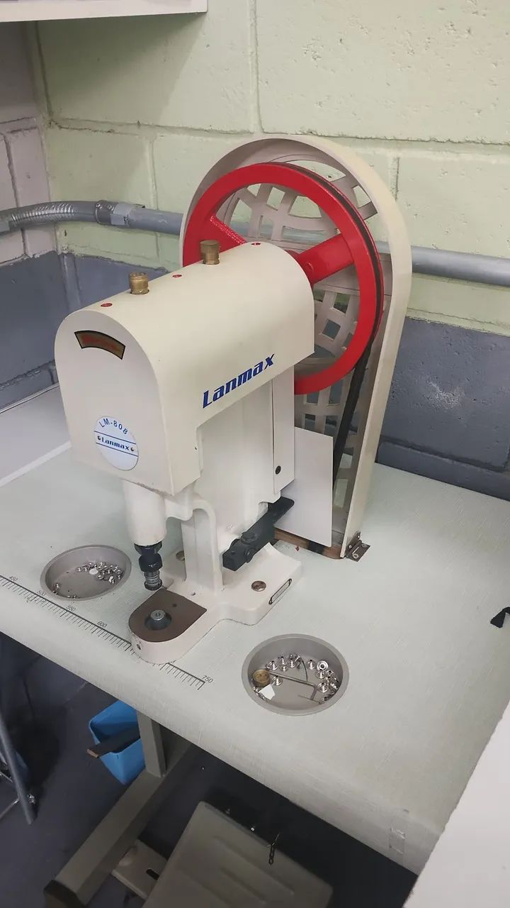 Máquina de pregar botões de pressão  - Foto 3
