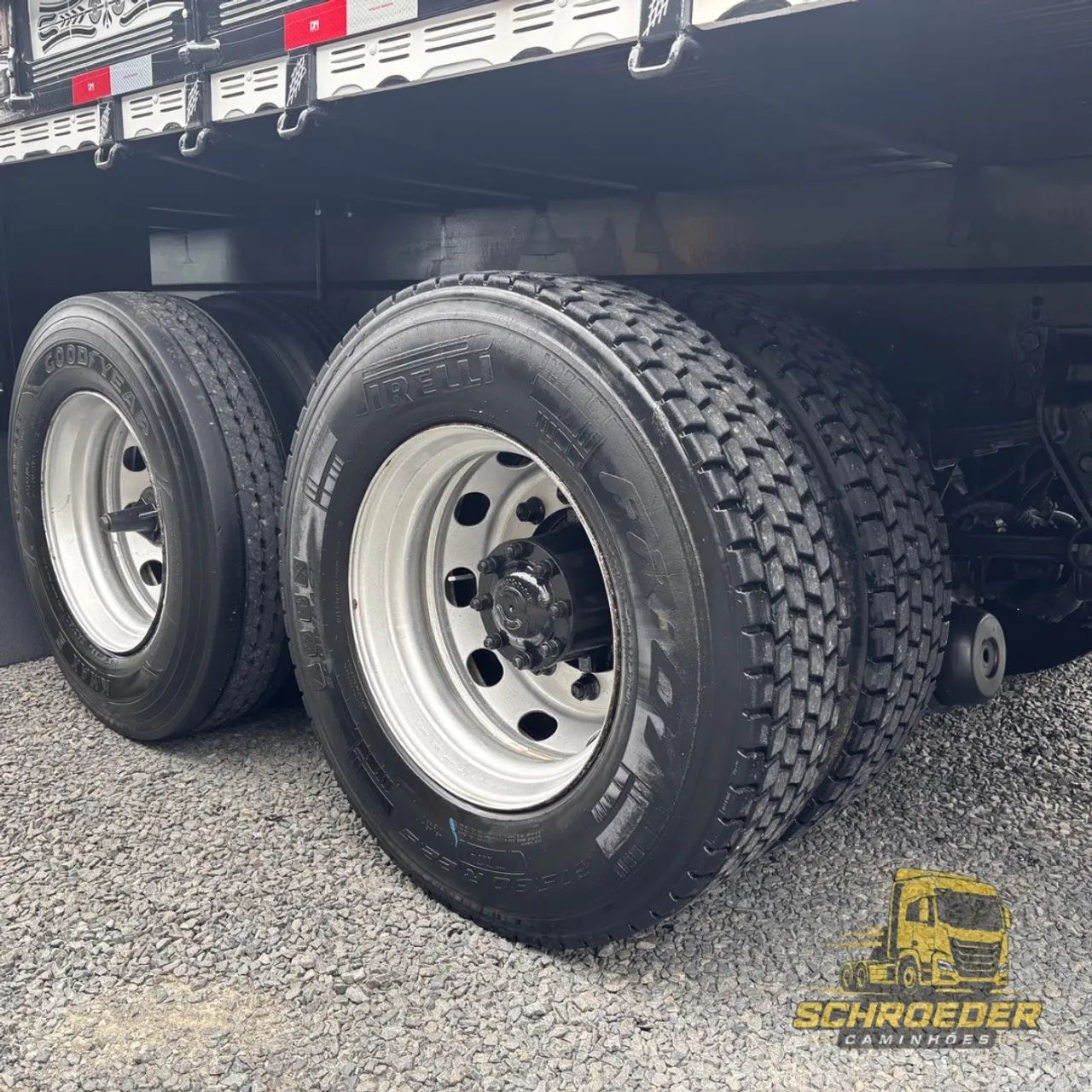Ford Cargo 2428 - Foto 2