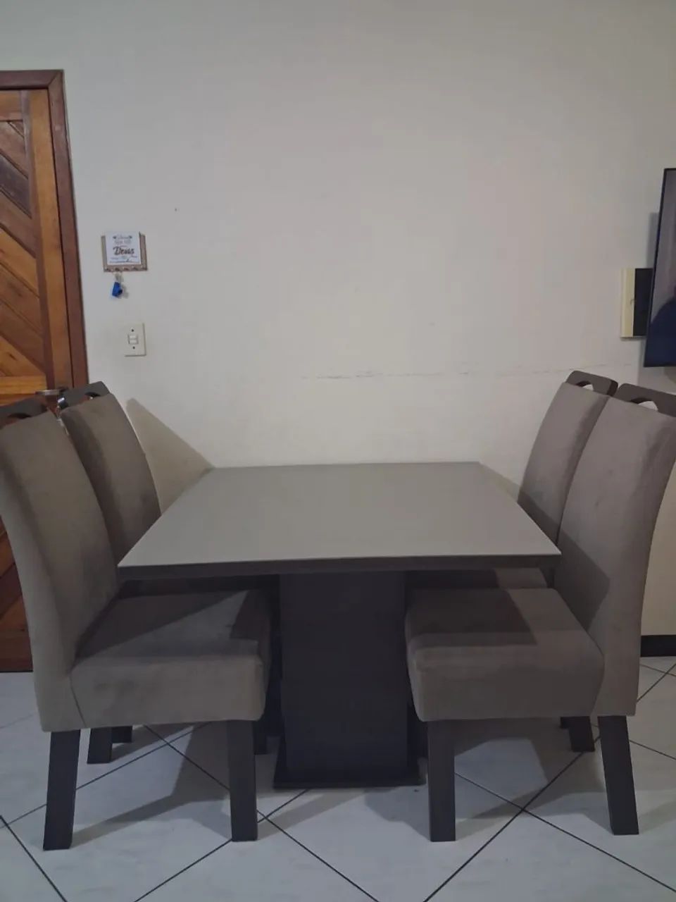 Vendo Conjunto Mesa 4 cadeiras