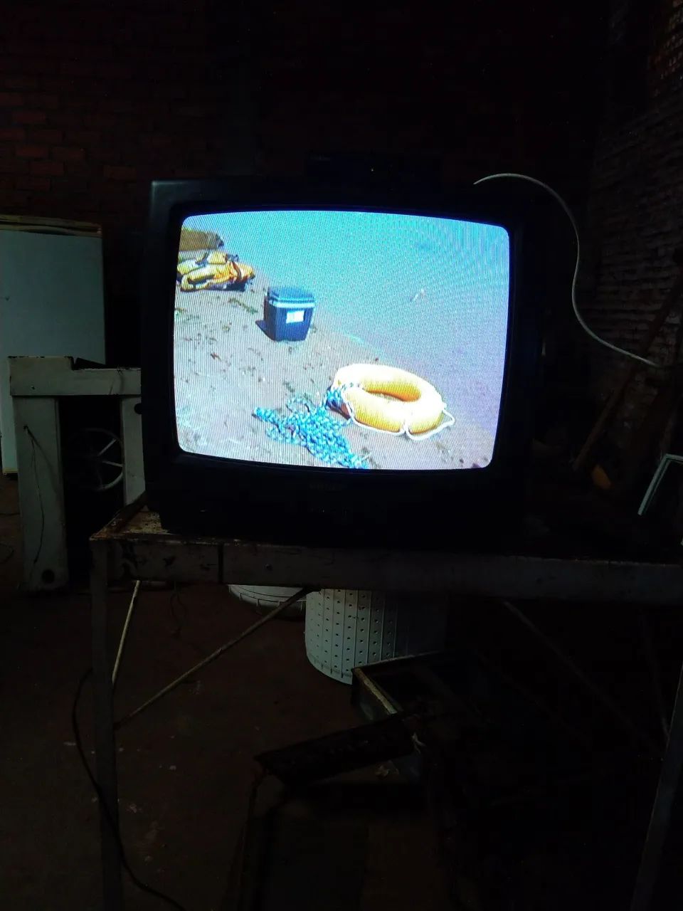 Tv de tubo 20 polegadas Philips com converso 