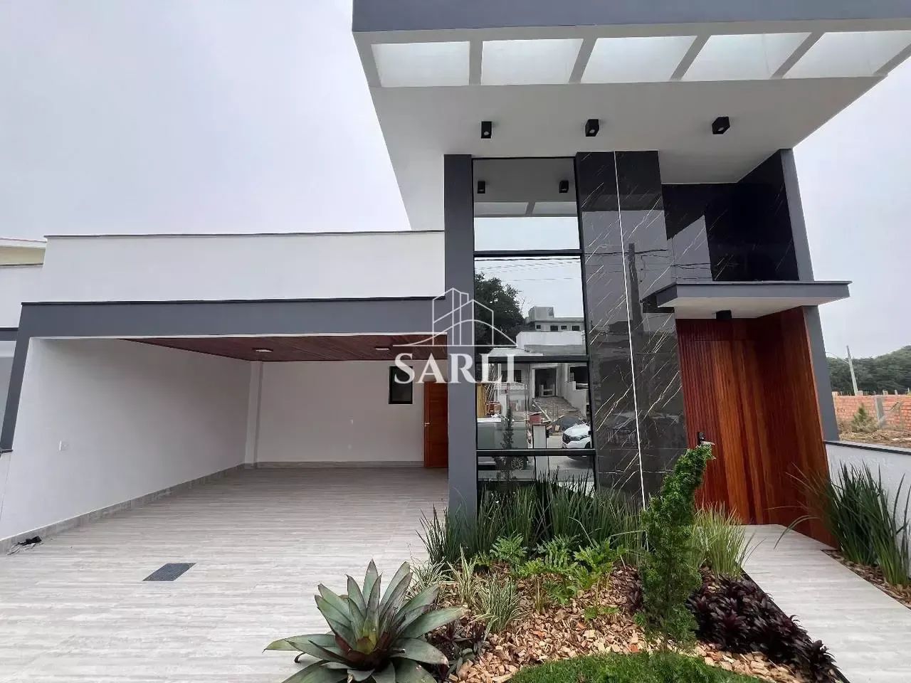 Casa alto padrão com 3 dormitórios com suíte closet em Forquilhas - São José/SC - Foto 2