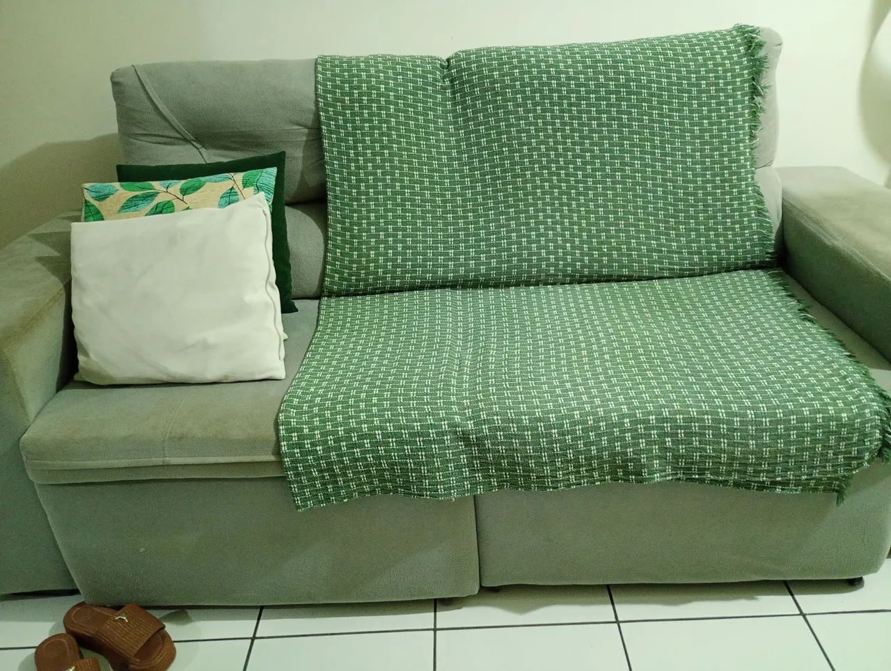 Vendo sofá 2 lugares retrátil  - Foto 4