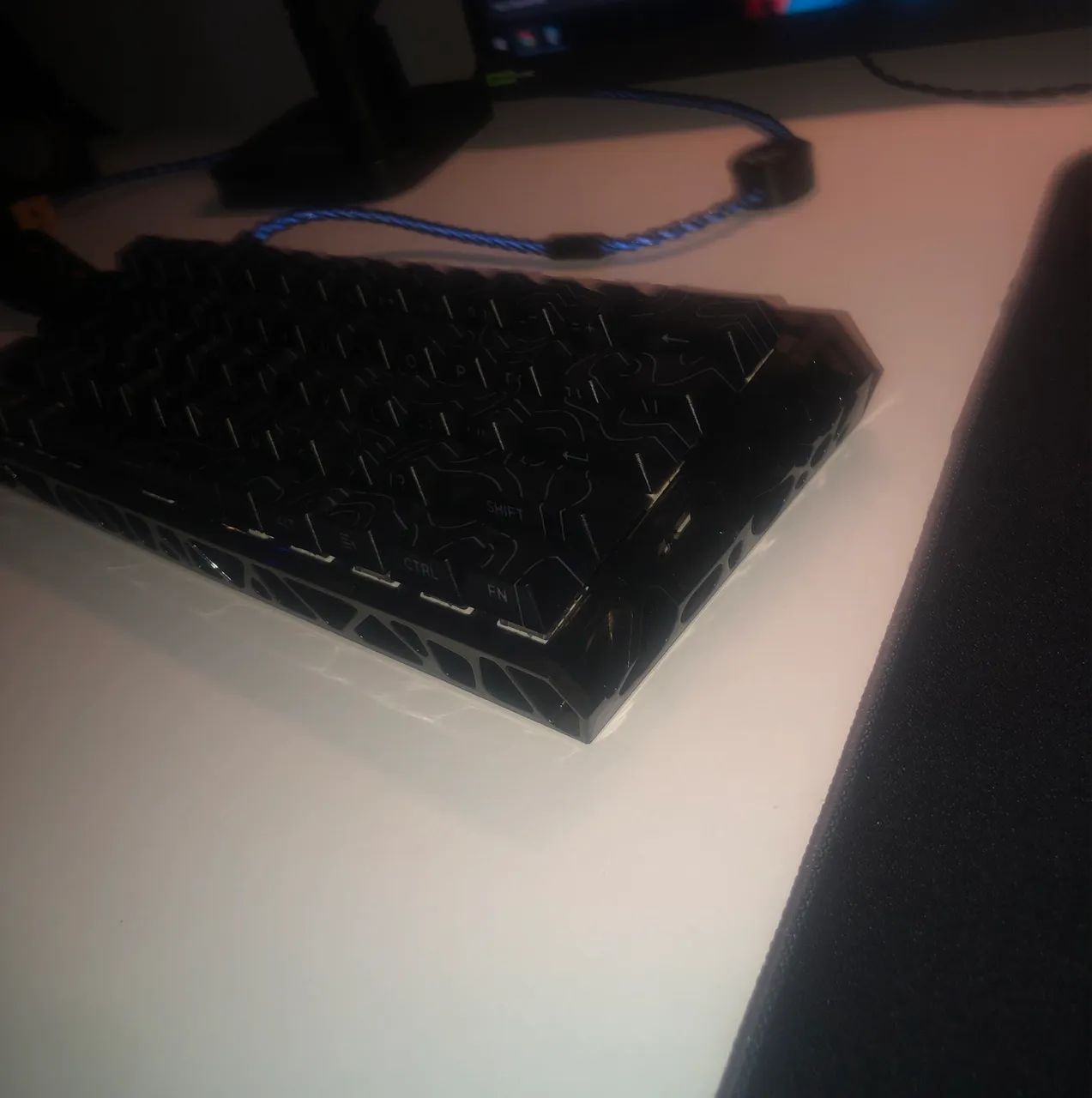 Teclado gamer/magnético rgb win 60 - Foto 2