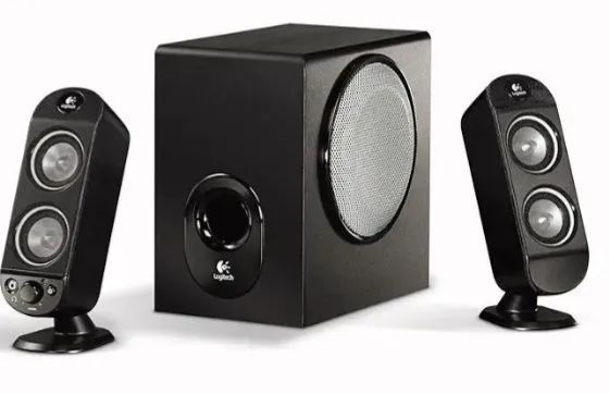 Som logitech X-230