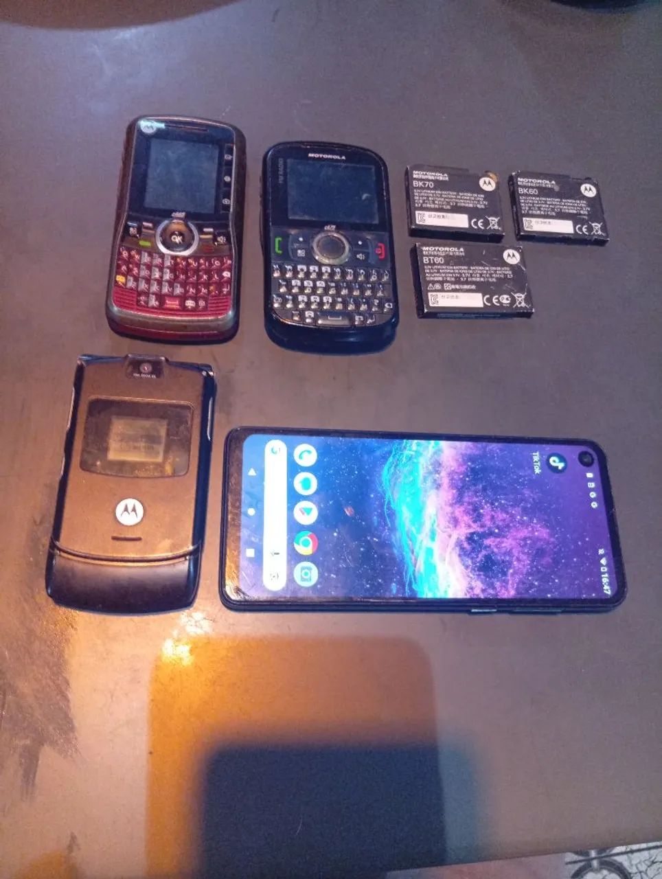 Troco celulares antigos 