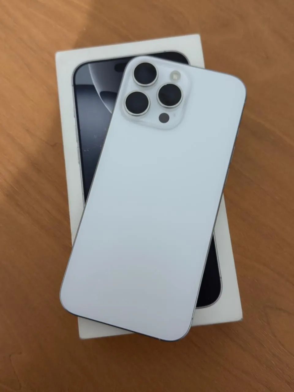 iPhone 16 Pro Max Branco Impecável 
