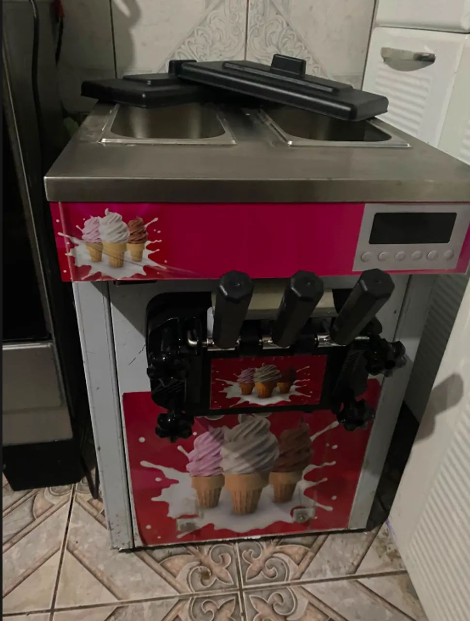 Máquina de Sorvete Expresso / Soft - 3 Bicos (2 Sabores + Misto) - Foto 3