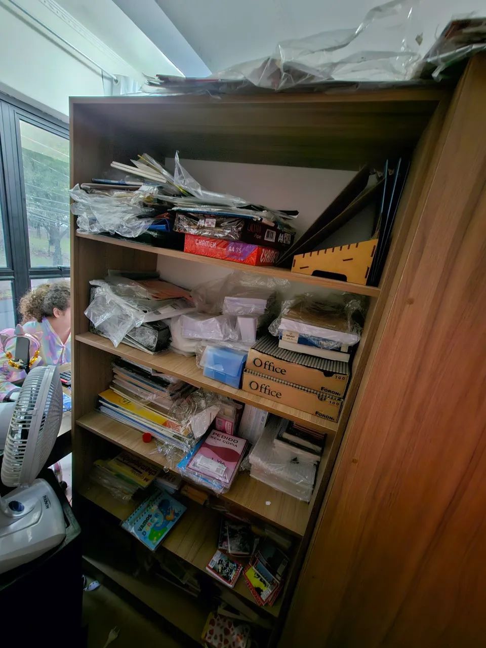 ESTOQUE DE PAPELARIA E MOBILIÁRIO - Foto 4