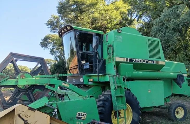 Colheitadeira John Deere - SLC 7200. Fabricação 1998
