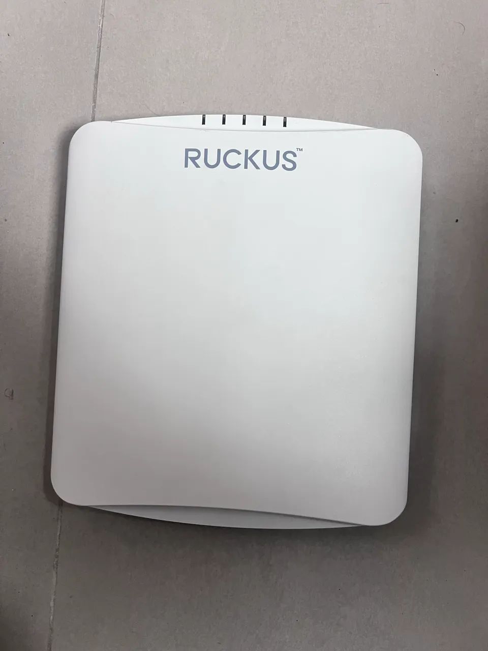 Access point ruckus R650