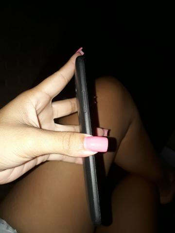 Vendo Celular TCL 1ano de uso está com um trincado mas não atrapalha em nada! - Foto 2