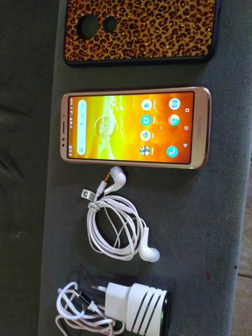 Estou vendendo esse celular moto E5 com 32 GB e acessórios