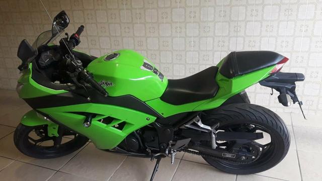 Vendo Moto Ninja 300 ano 2013 toda revisada Fazemos Financiamento e parcelamos no cartão - Foto 2