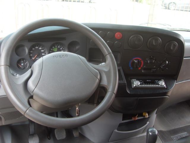 Iveco- Daily 70C16 CD 7 lugares - Foto 4