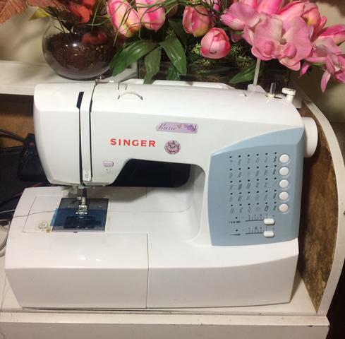 Máquina Singer Cosmo