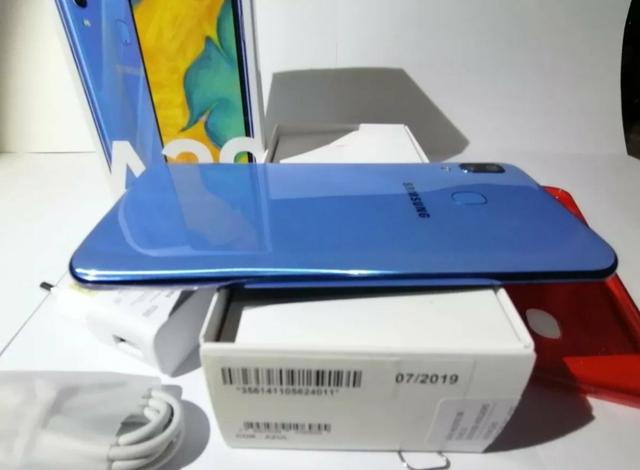 Samsung A30 64 gb Troco em GUITARRA - Foto 4