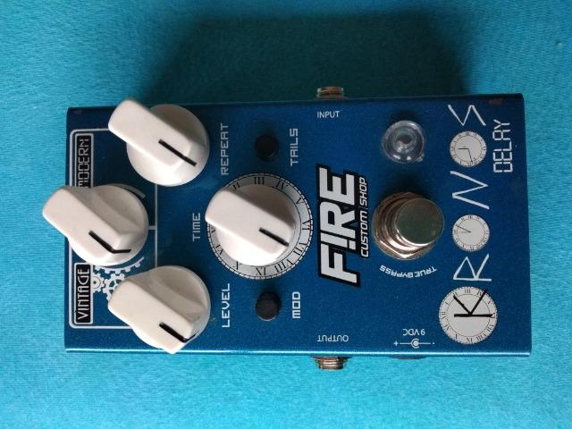 Pedal Analógico Delay Fire Kronos
