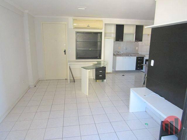 Apartamento com 2 dormitórios para alugar, 70 m² por R$ 1.300,00 - Meireles - Fortaleza/CE - Foto 9