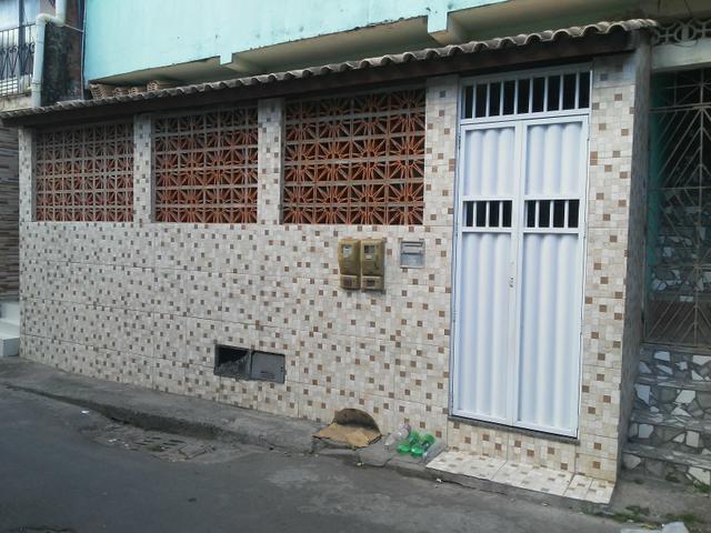 Alugo casa terreo.bu 2 quartos sala cozinha banheiro area de servico varanda
