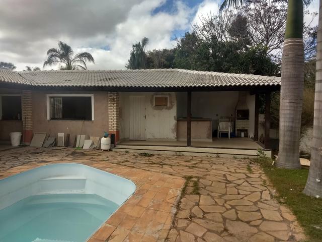 Arniqueiras QD 05 Casa pisc/churrasq, lote 970m2, condomínio fechado - Foto 2