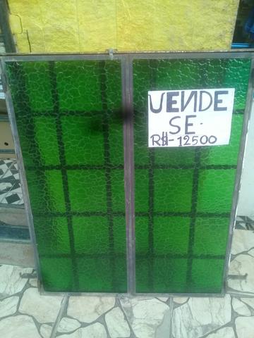 Vendo 2 Janelas de Vidro Cada - Foto 2