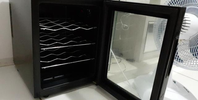 Vendo adega de vinho para 9 garrafas - Foto 2