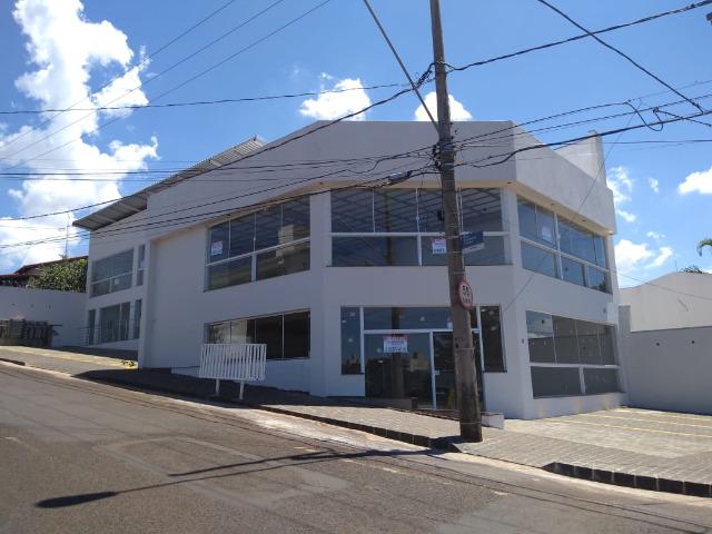 Loja 190m² na Rua Felisberto Carrijo próximo à Av. Rondon Pacheco