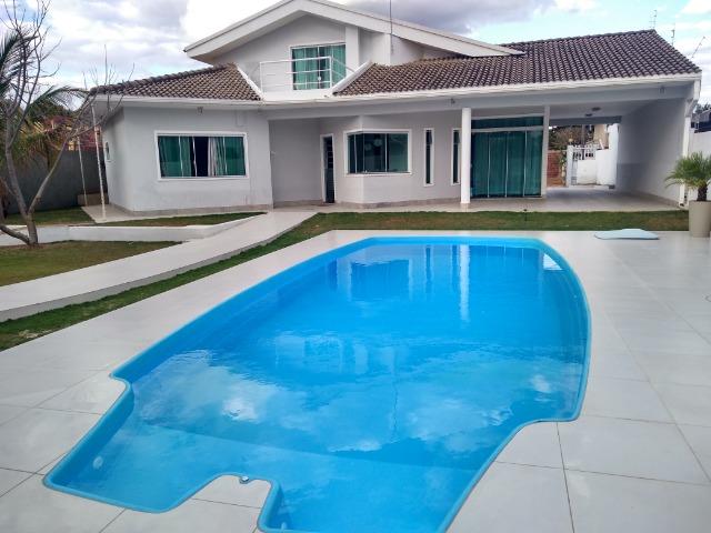 Allmeida vende excelente casa bem localizada no Condomínio Mansões Entre Lagos