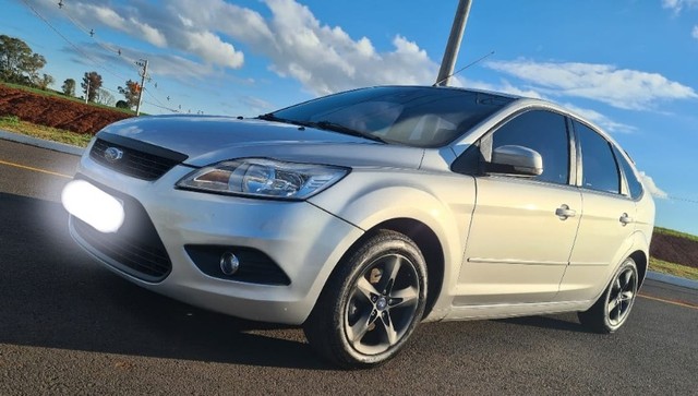 FORD FOCUS 2.0 COM BANCO DE COURO