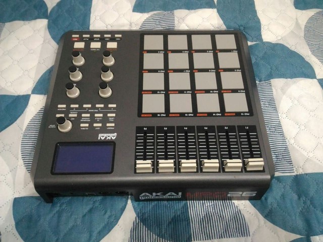 Controladora akai mpd 26 - Foto 2