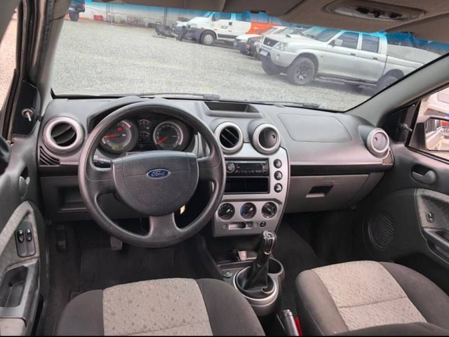 Ford Fiesta 1.6 8V - Foto 9