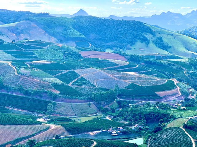 **IMPERDIVEL-CHACARA VALE DOS VINHEDOS EM SANTA TERESA** - Foto 14