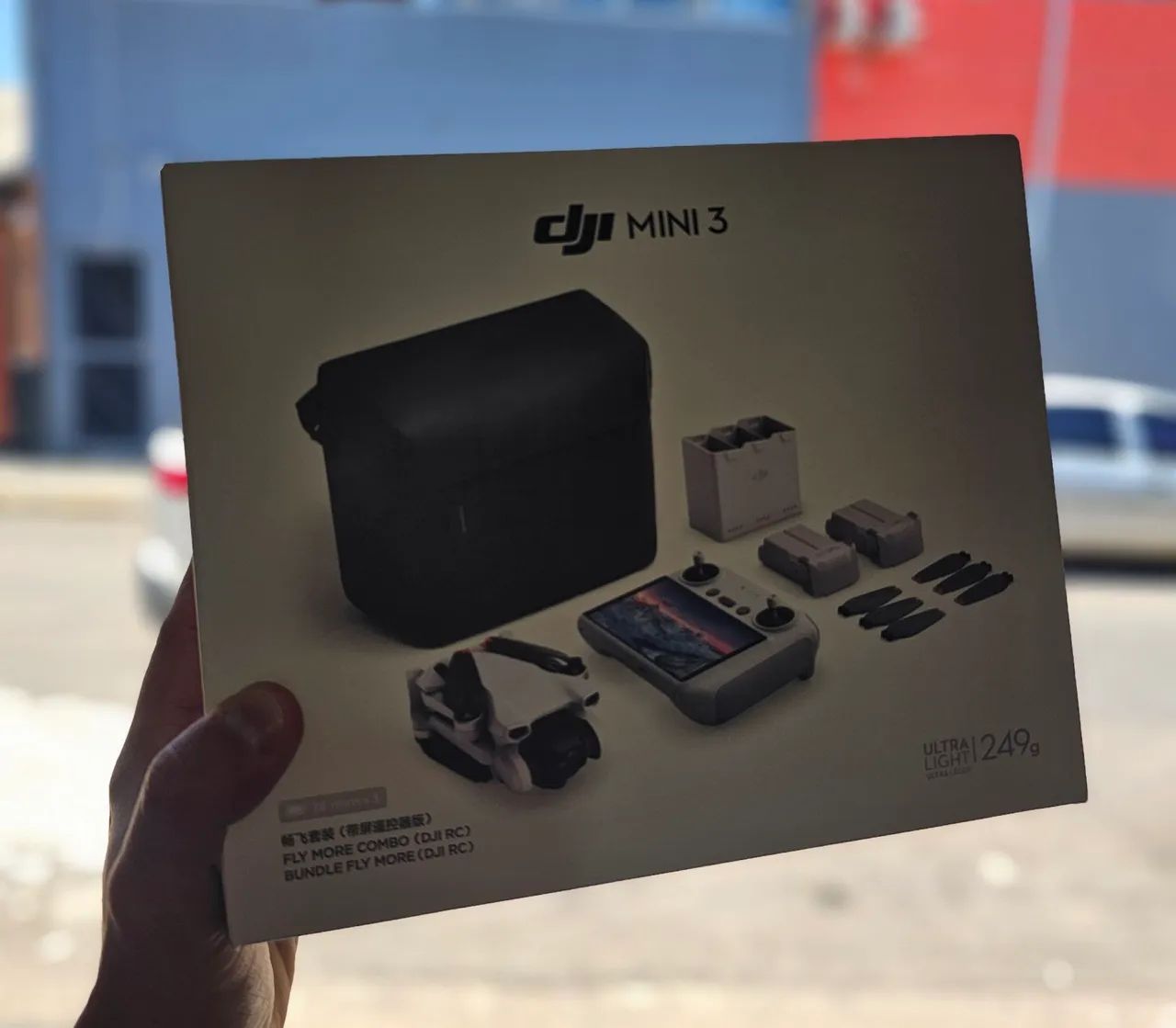 Drone DJI Mini 3 Fly More Combo (DJI RC) Com Tela