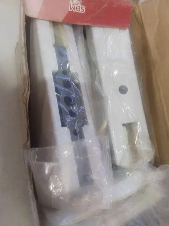Par de puxadores de porta em PVC branco - Foto 3
